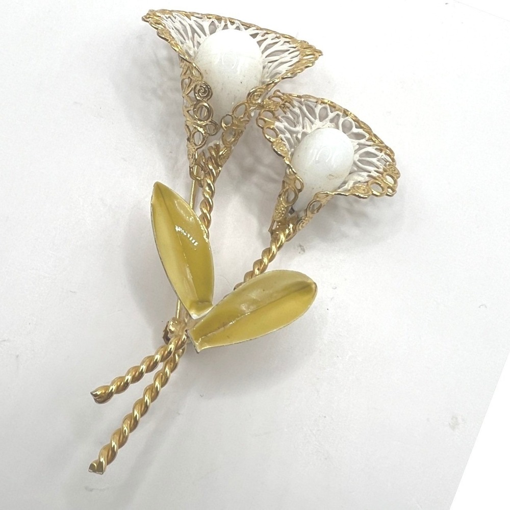Vintage‎ Flower Brooch Calla Lilies White Enamel Beads Gold Tone Pin
